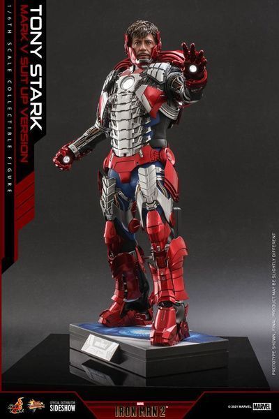 Коллекционная фигурка Железный Человек Hot Toys Iron Man 2 Movie Masterpiece Action Figure 1/6 Tony Stark (Mark V Suit Up Version) 31 cm AFHOT148 фото