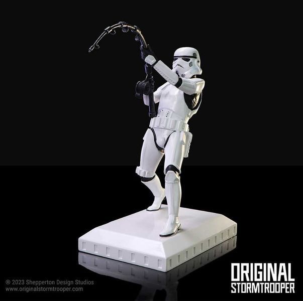Декоративна статуетка фігурка Stormtrooper What a Catch (Штурмовик Оце улов) 16,5 см B6953A25 фото