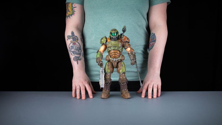Коллекционная фигурка Dark Horse Doom Action Figure 1/6 Doom Slayer 30 cm AF192 фото