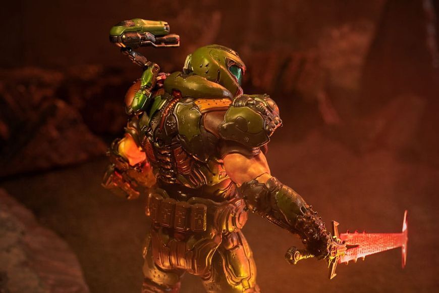 Коллекционная фигурка Dark Horse Doom Action Figure 1/6 Doom Slayer 30 cm AF192 фото