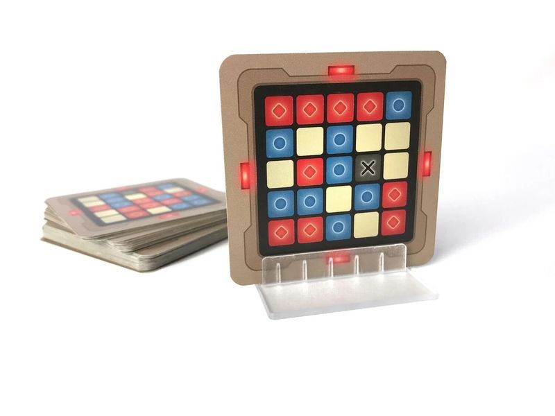 Настольная игра Кодовые имена: игра слов (Codenames) 001188 фото