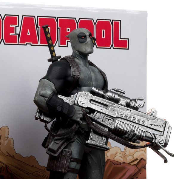 Колекційна статуетка McFarlane Toys Marvel Collection PVC Statue &mdash; Deadpool (Deadpool #1) Grey Suit Chase Edition 27 см MCF14817 фото