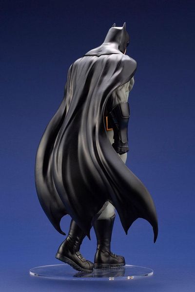 Колекційна фігурка Бетмен DC Comics ARTFX PVC Statue 1/6 Batman (Batman: Last Knight on Earth) 30 cm AF172 фото
