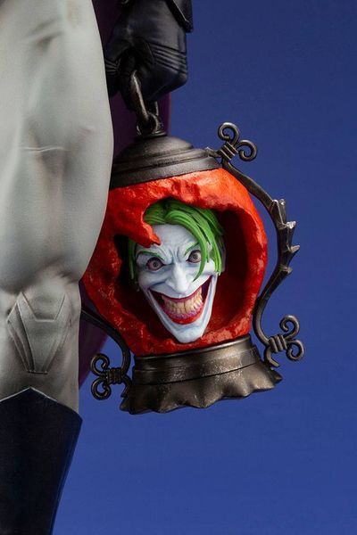 Колекційна фігурка Бетмен DC Comics ARTFX PVC Statue 1/6 Batman (Batman: Last Knight on Earth) 30 cm AF172 фото