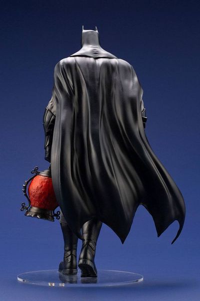 Колекційна фігурка Бетмен DC Comics ARTFX PVC Statue 1/6 Batman (Batman: Last Knight on Earth) 30 cm AF172 фото