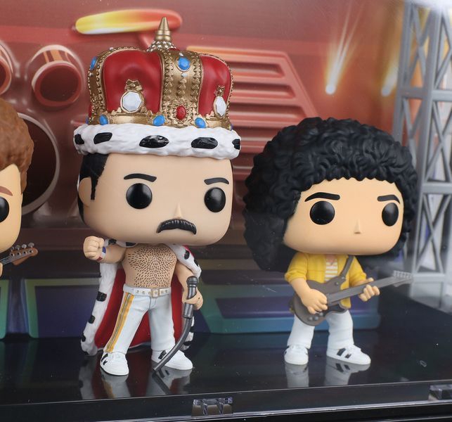 Делюкс набор фигурок Funko Queen POP Moments Deluxe Vinyl Figures 4-Pack Wembley Stadium AF216 фото