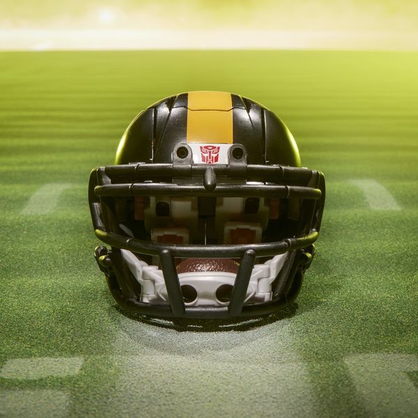 Фігурка Hasbro Transformers x NFL &mdash; Pittsburgh Steelers: Steelsmash (14 см) HASG2334 фото