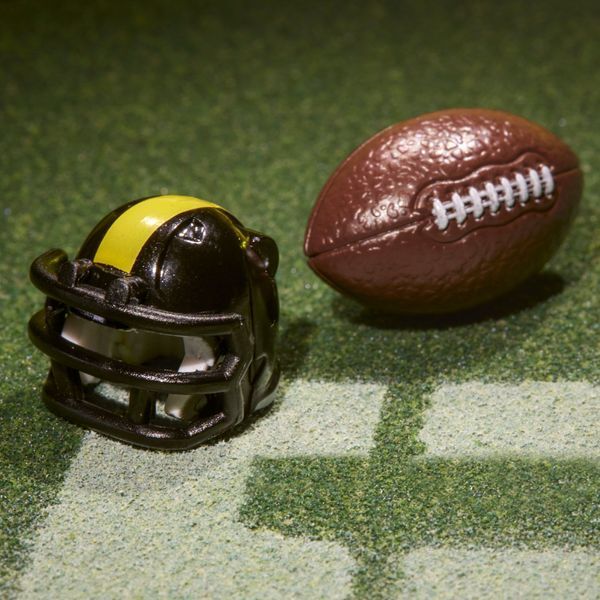 Фігурка Hasbro Transformers x NFL &mdash; Pittsburgh Steelers: Steelsmash (14 см) HASG2334 фото