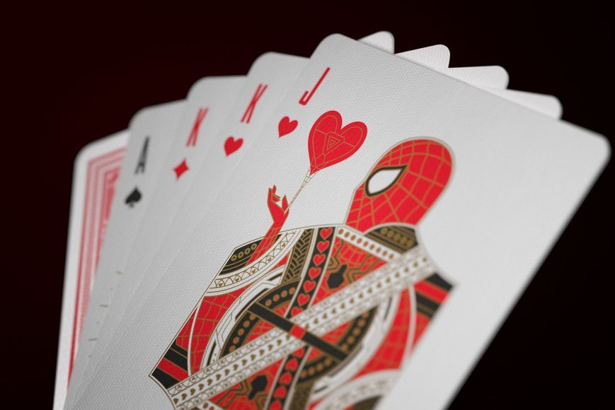 Гральні карти Theory11 Avengers: The Infinity Saga Playing Cards Red (52 шт.) T11-AVENGERS-DECK-RED фото