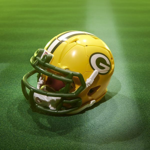 Фігурка Hasbro Transformers x NFL &mdash; Green Bay Packers: Tundra Prime (14 см) HASG2335 фото