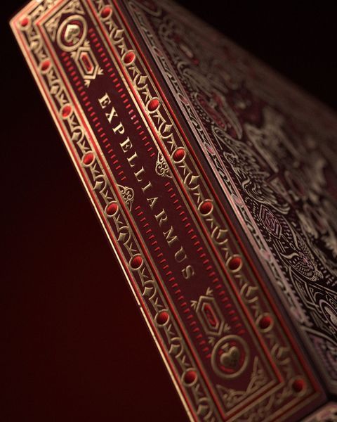 Игральные карты Theory11 Harry Potter Playing Cards Red (52 шт.) T11-HARRY-POTTER-RED фото