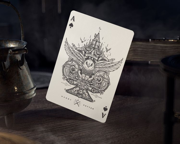 Игральные карты Theory11 Harry Potter Playing Cards Yellow (52 шт.) T11-HARRY-POTTER-YELLOW фото