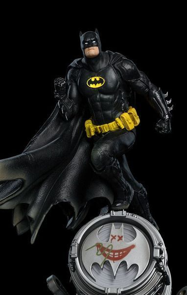 Коллекционная фигурка Iron Studios DC Comics BDS Art Scale Statue 1/10 Batman Deluxe (Black Version Exclusive) 30 cm AF338 фото