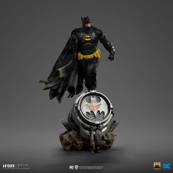 Коллекционная фигурка Iron Studios DC Comics BDS Art Scale Statue 1/10 Batman Deluxe (Black Version Exclusive) 30 cm AF338 фото