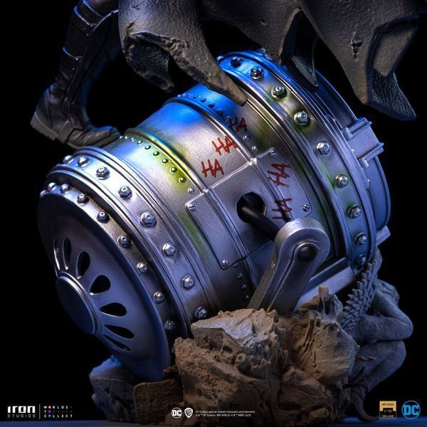Коллекционная фигурка Iron Studios DC Comics BDS Art Scale Statue 1/10 Batman Deluxe (Black Version Exclusive) 30 cm AF338 фото