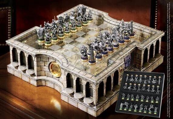 Шахи The Noble Collection Lord of the Rings Collector&acute;s Chess Set CH104 фото
